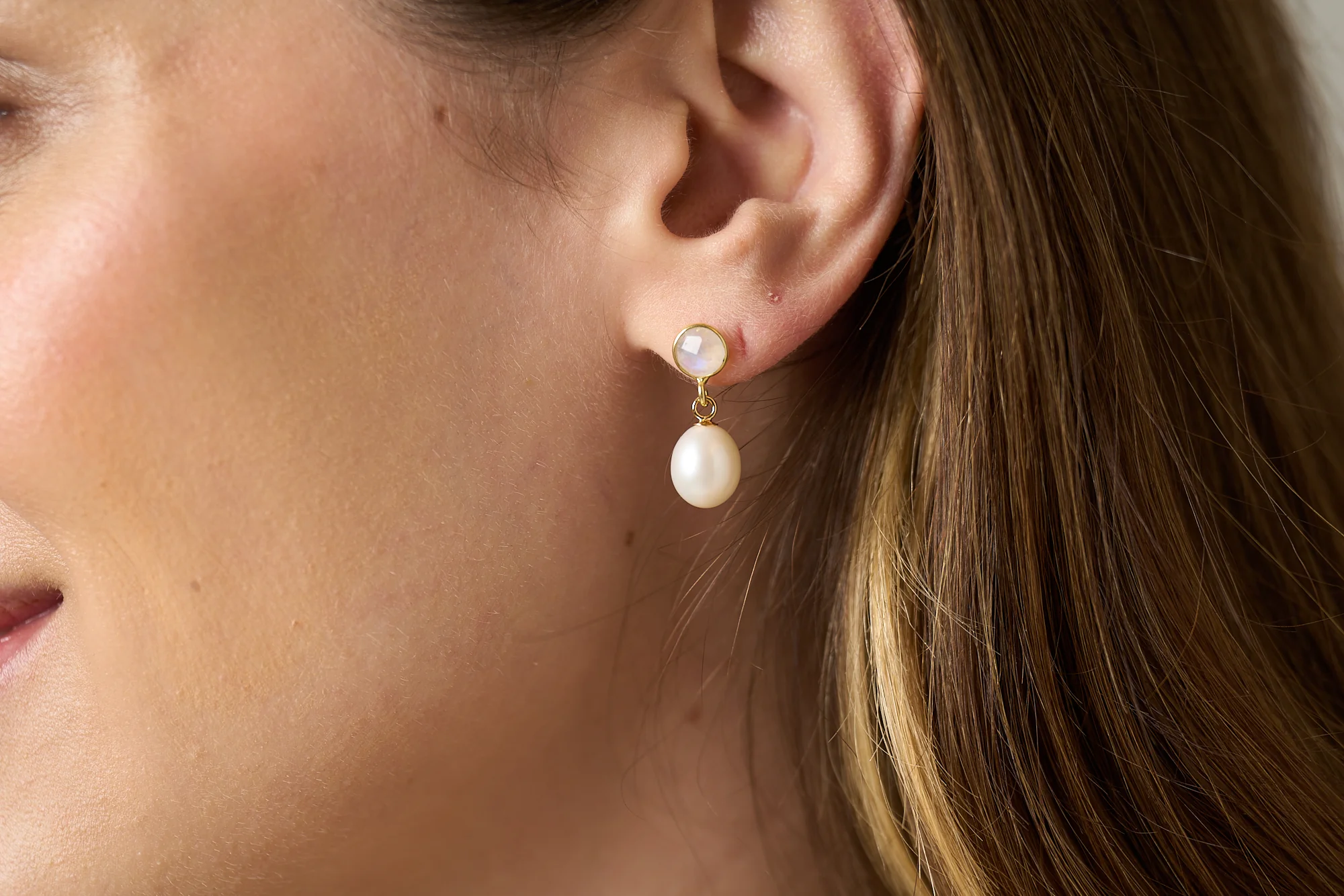 Clara moonstone & cultured freshwater pearl drop earrings - Image 2
