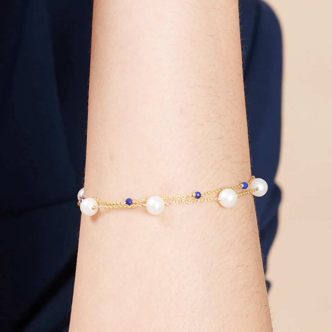 Credo fine double chain bracelet with cultured freshwater pearls & lapis lazuli - Image 3