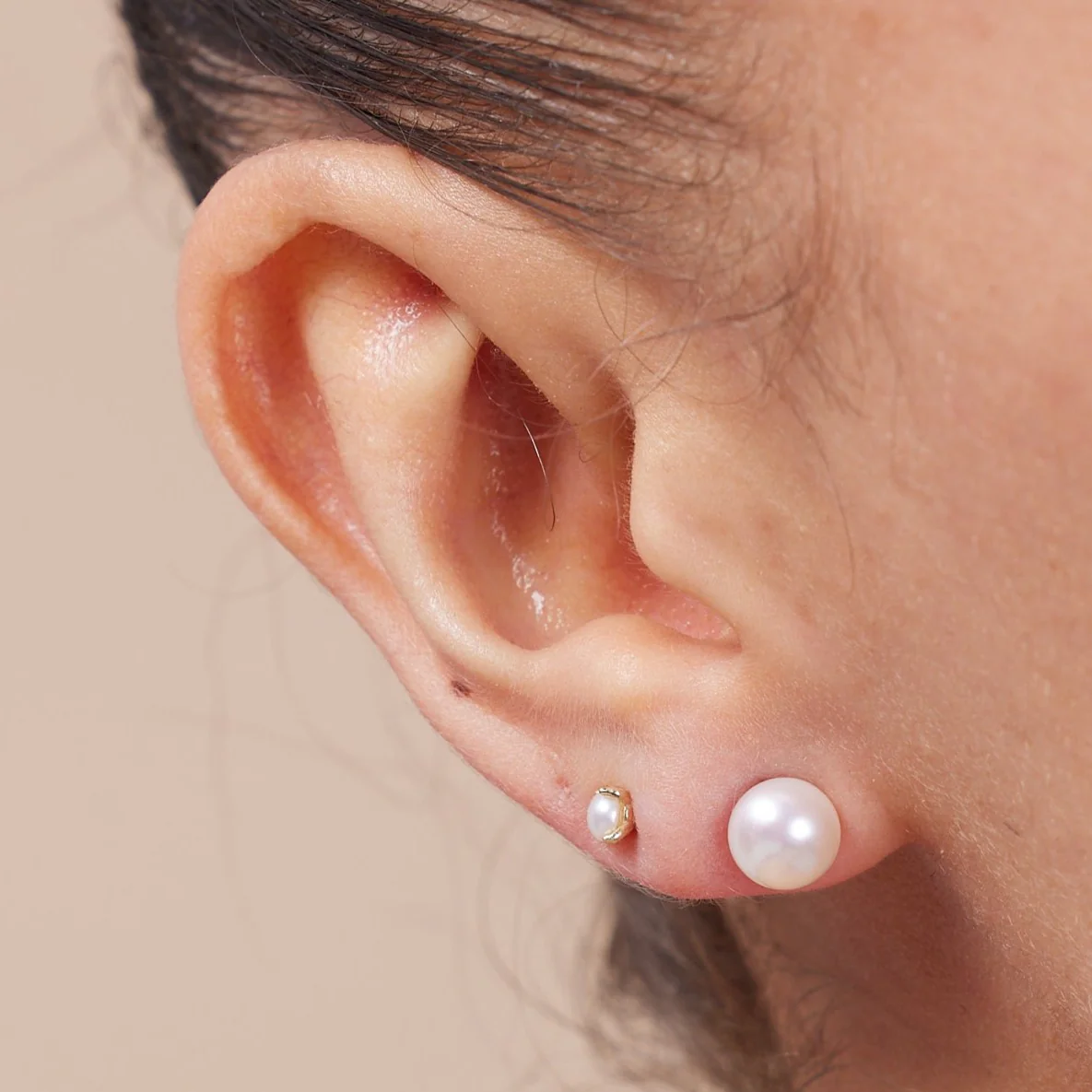 Margarita white button cultured freshwater pearl stud earrings - Image 4